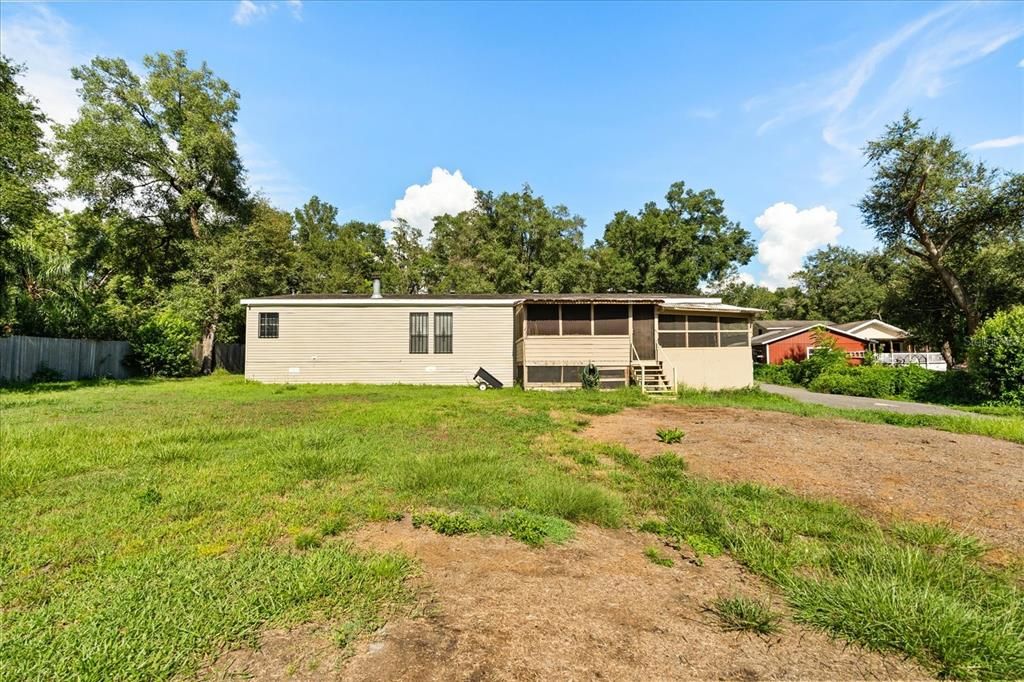 Active With Contract: $475,000 (3 beds, 2 baths, 2005 Square Feet)