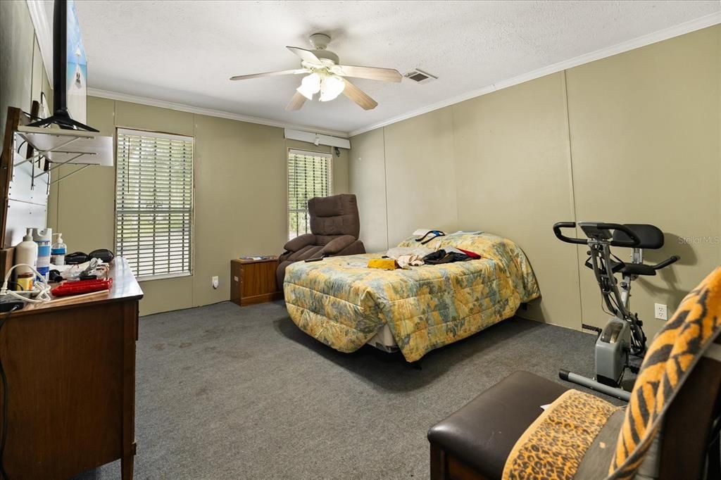 Active With Contract: $475,000 (3 beds, 2 baths, 2005 Square Feet)