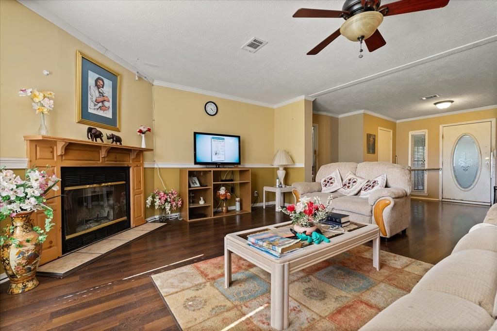 Active With Contract: $475,000 (3 beds, 2 baths, 2005 Square Feet)