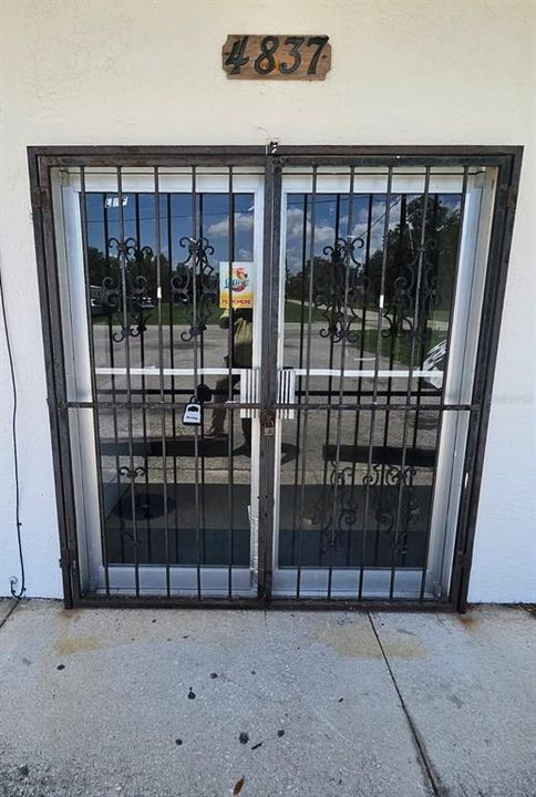 待售: $299,999 (0 贝兹, 0 浴室, 3400 平方英尺)