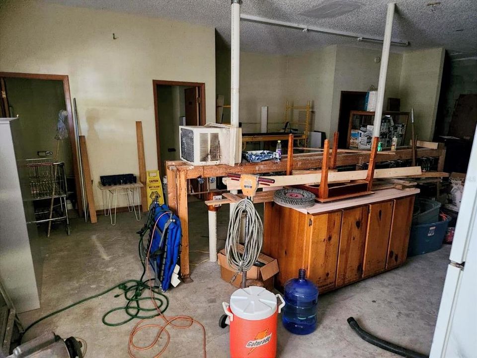 待售: $299,999 (0 贝兹, 0 浴室, 3400 平方英尺)