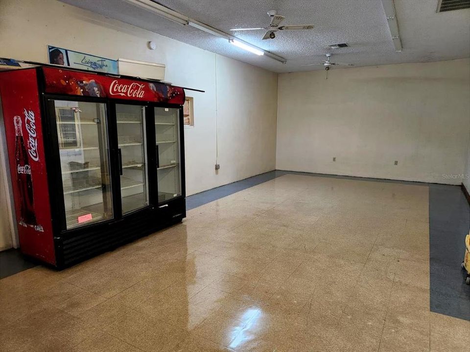 待售: $299,999 (0 贝兹, 0 浴室, 3400 平方英尺)