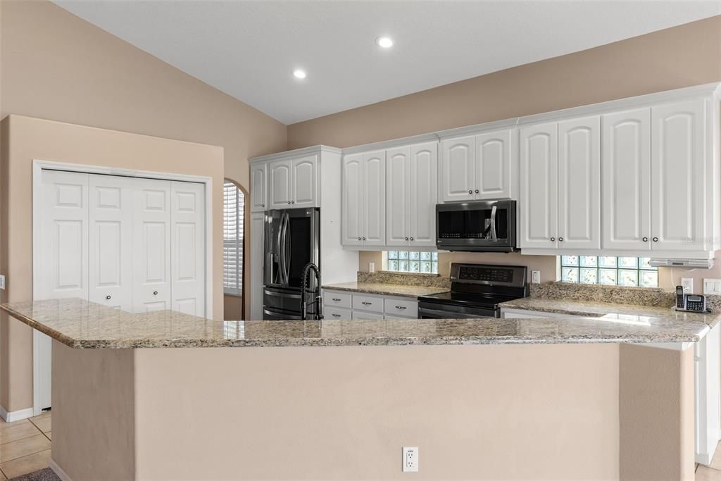 For Sale: $630,000 (3 beds, 2 baths, 2472 Square Feet)