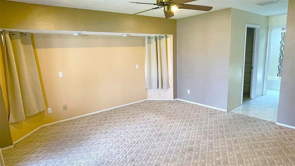 En Venta: $274,000 (3 camas, 2 baños, 1622 Pies cuadrados)