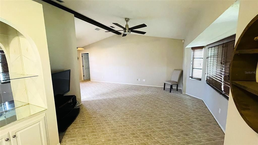 En Venta: $274,000 (3 camas, 2 baños, 1622 Pies cuadrados)