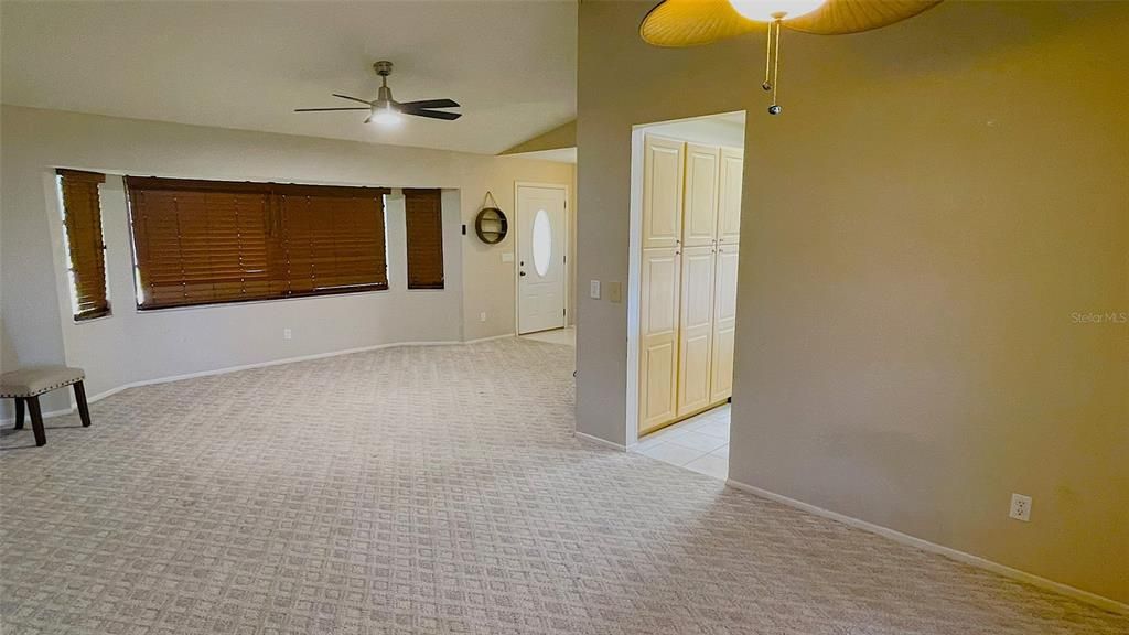 En Venta: $274,000 (3 camas, 2 baños, 1622 Pies cuadrados)