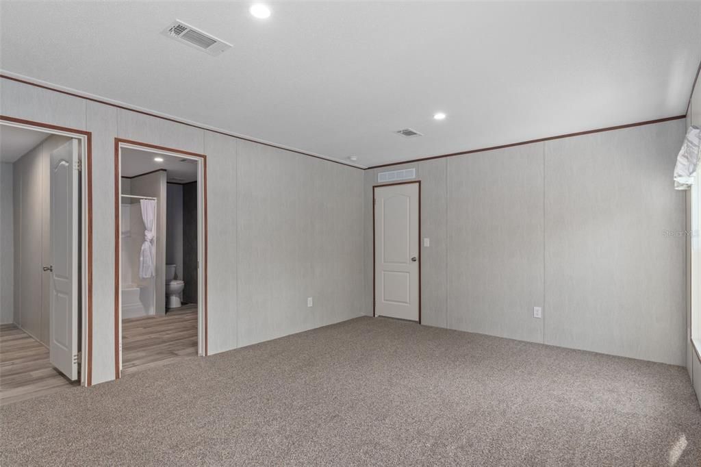 待售: $239,000 (3 贝兹, 2 浴室, 1456 平方英尺)