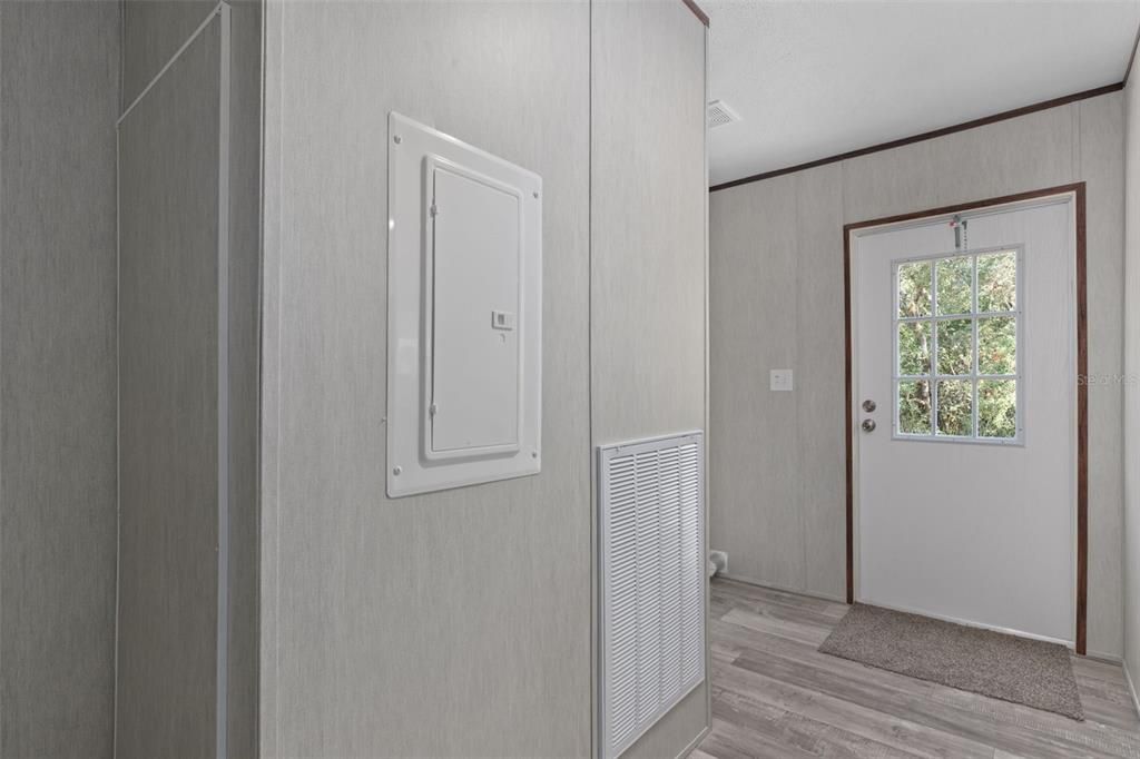 待售: $239,000 (3 贝兹, 2 浴室, 1456 平方英尺)