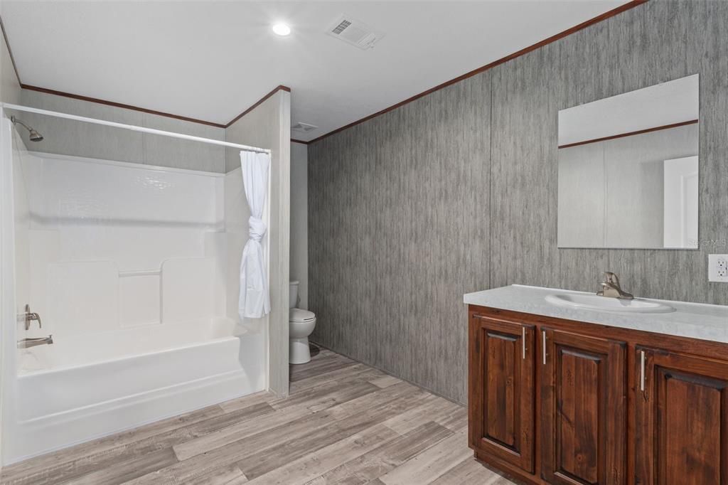 待售: $239,000 (3 贝兹, 2 浴室, 1456 平方英尺)