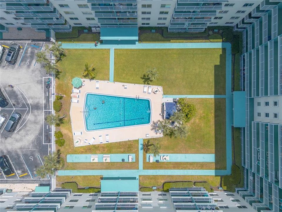 For Sale: $209,000 (2 beds, 2 baths, 929 Square Feet)