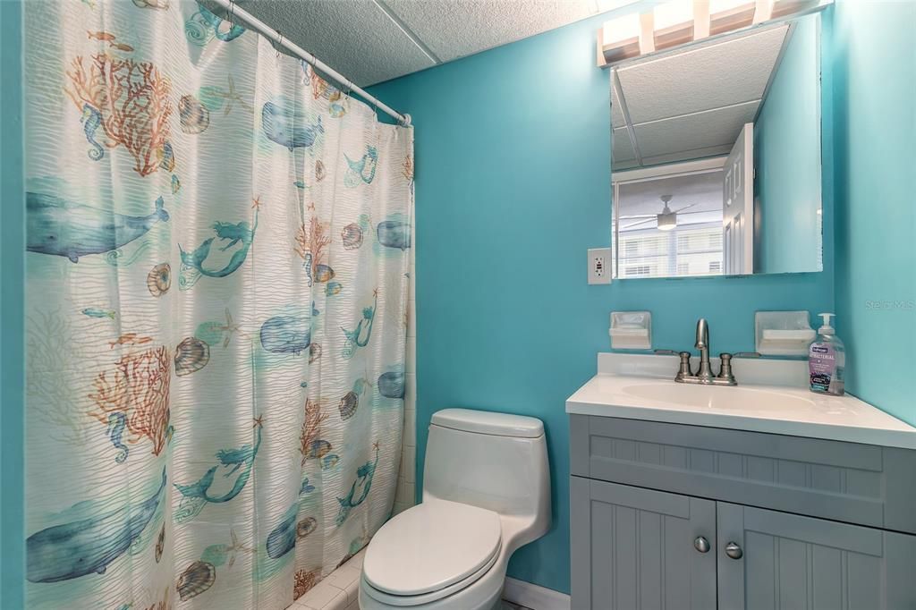 For Sale: $209,000 (2 beds, 2 baths, 929 Square Feet)