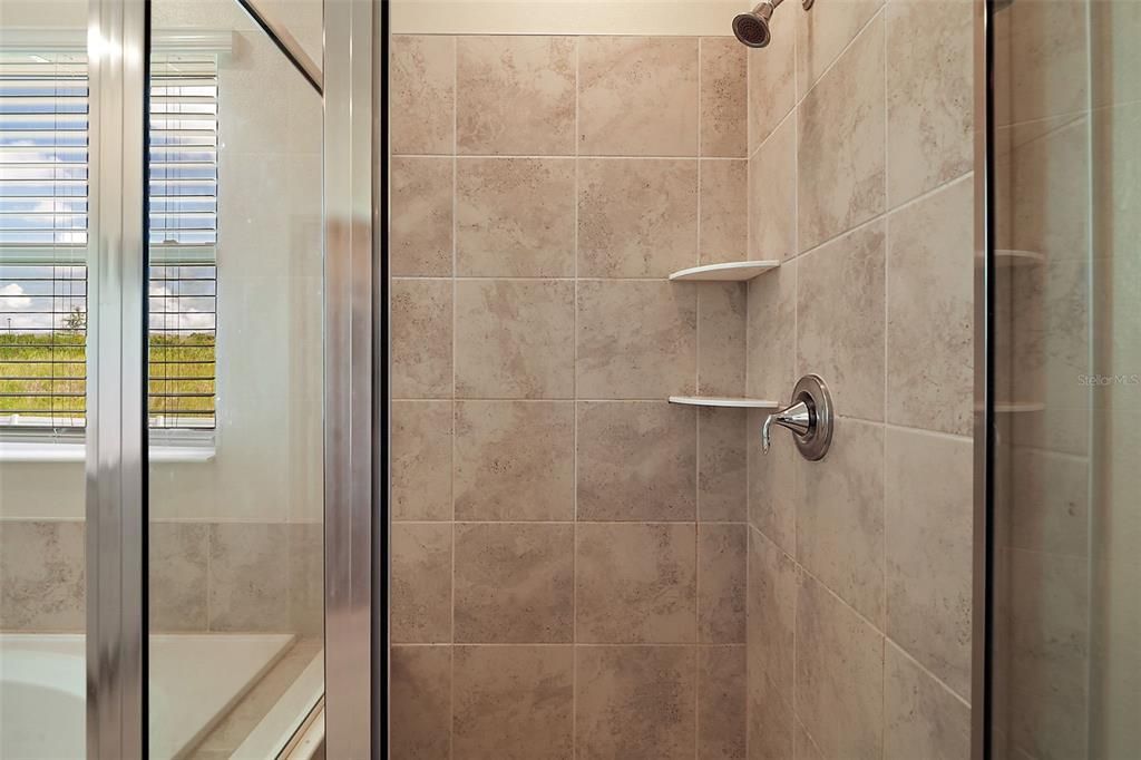 На продажу: $399,900 (4 спален, 2 ванн, 2341 Квадратных фут)