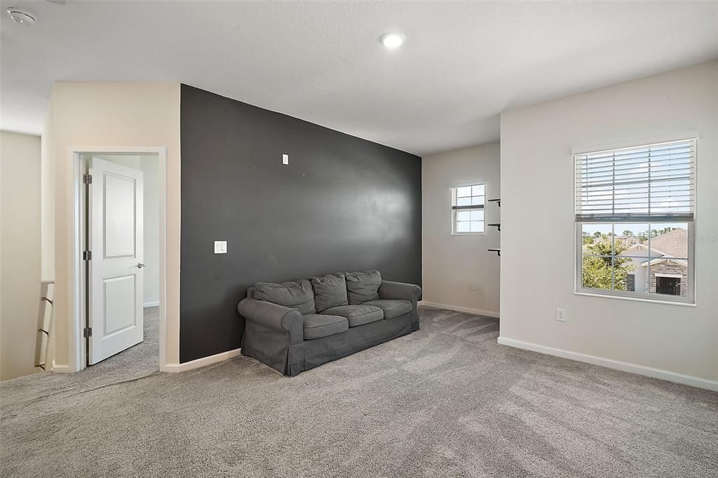 На продажу: $399,900 (4 спален, 2 ванн, 2341 Квадратных фут)