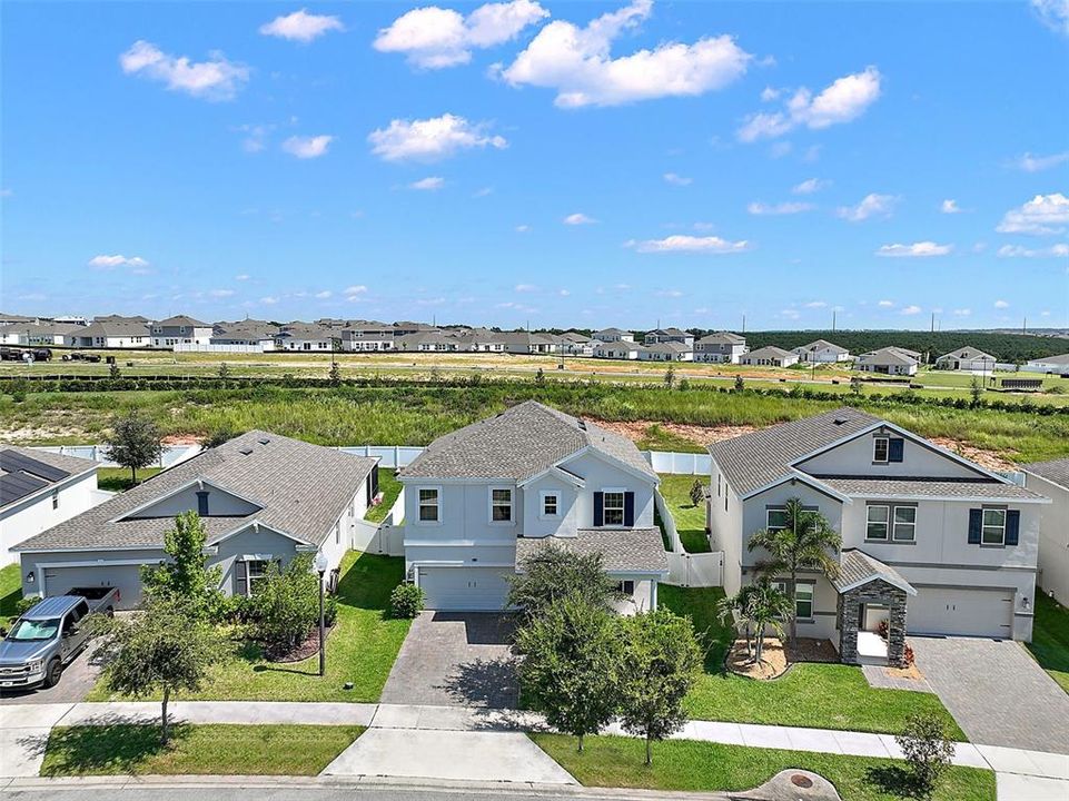 На продажу: $399,900 (4 спален, 2 ванн, 2341 Квадратных фут)