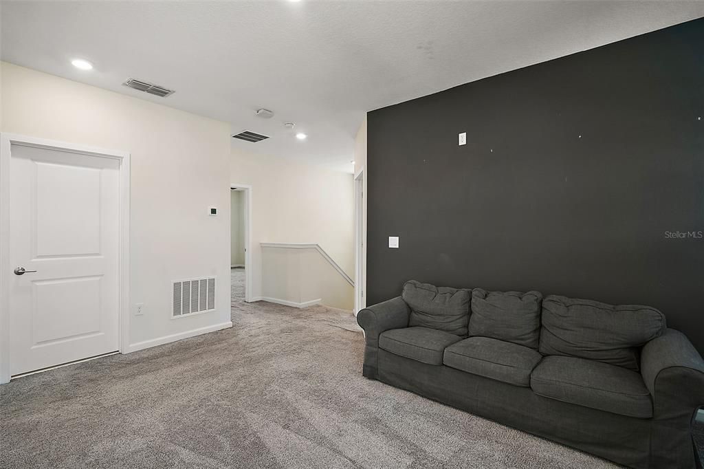 На продажу: $399,900 (4 спален, 2 ванн, 2341 Квадратных фут)