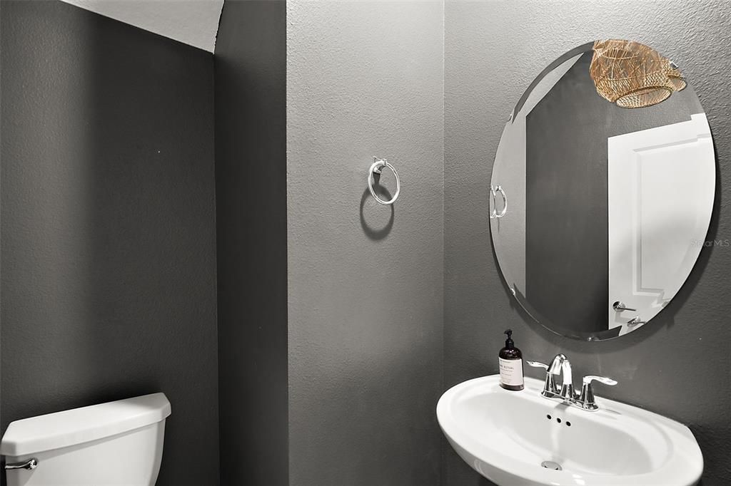 На продажу: $399,900 (4 спален, 2 ванн, 2341 Квадратных фут)