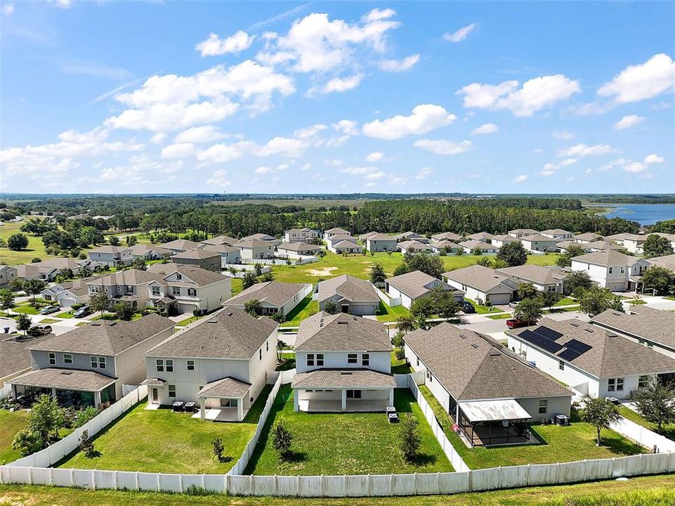 На продажу: $399,900 (4 спален, 2 ванн, 2341 Квадратных фут)