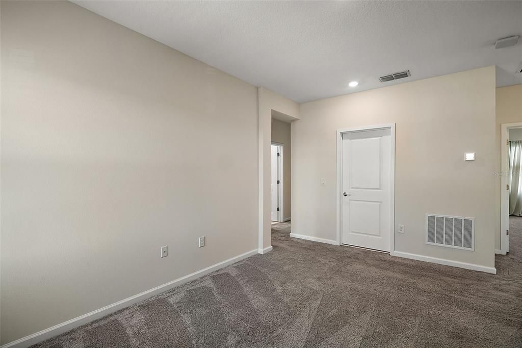 На продажу: $399,900 (4 спален, 2 ванн, 2341 Квадратных фут)