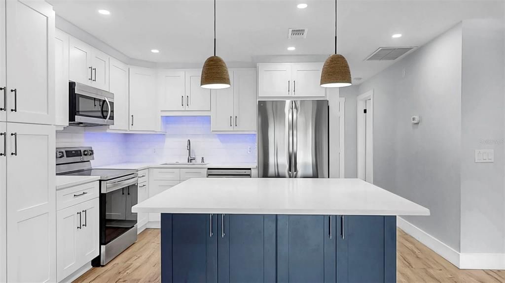 待售: $399,000 (2 贝兹, 2 浴室, 1008 平方英尺)