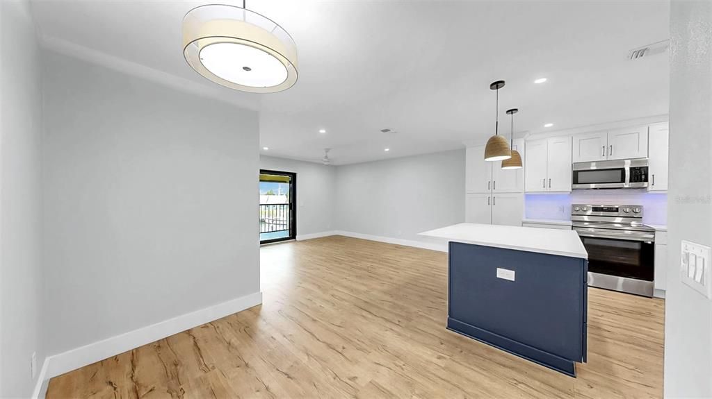 待售: $399,000 (2 贝兹, 2 浴室, 1008 平方英尺)