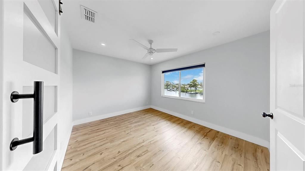 待售: $399,000 (2 贝兹, 2 浴室, 1008 平方英尺)