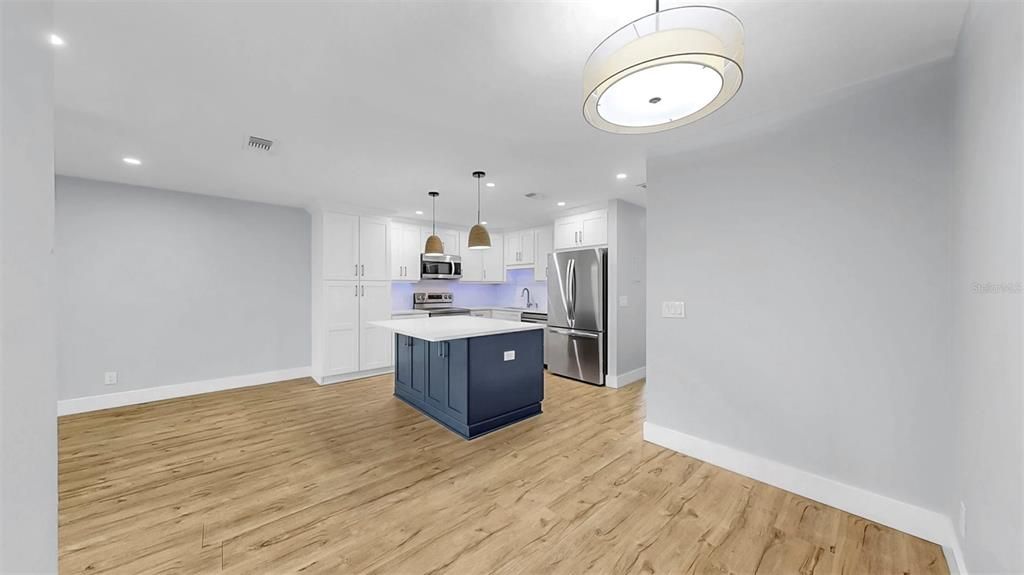 待售: $399,000 (2 贝兹, 2 浴室, 1008 平方英尺)