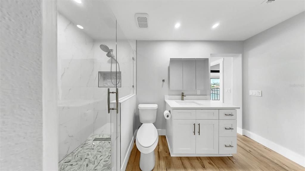 待售: $399,000 (2 贝兹, 2 浴室, 1008 平方英尺)