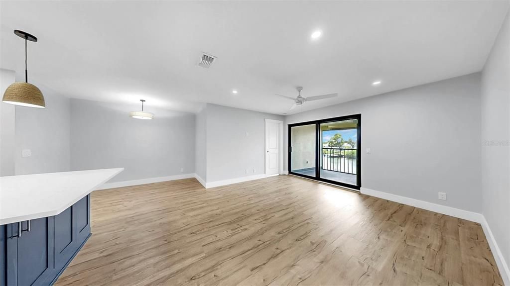 待售: $399,000 (2 贝兹, 2 浴室, 1008 平方英尺)