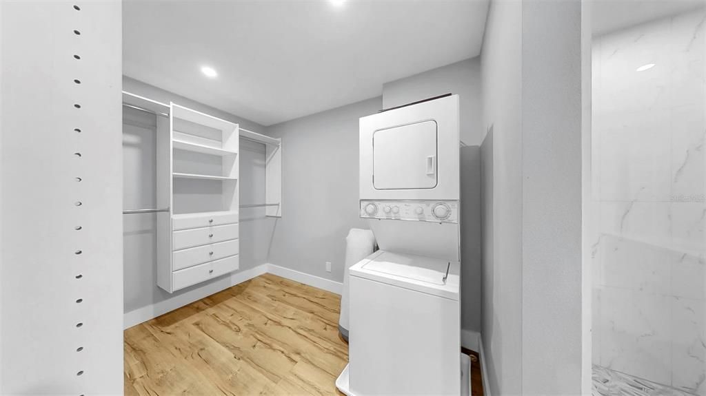 待售: $399,000 (2 贝兹, 2 浴室, 1008 平方英尺)