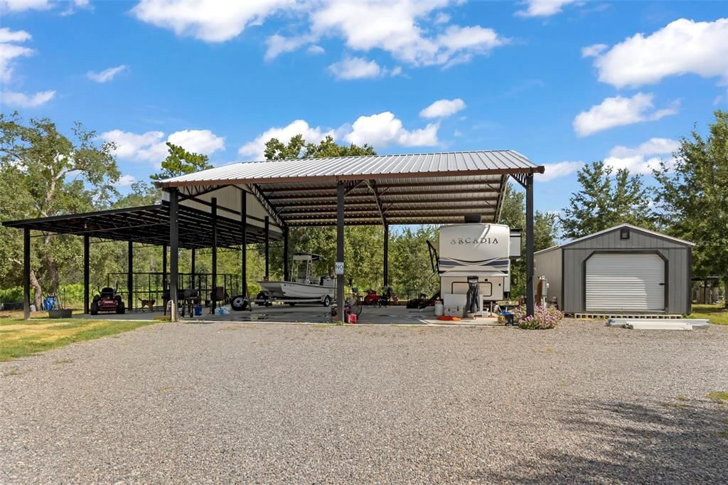 For Sale: $675,000 (2 beds, 1 baths, 976 Square Feet)