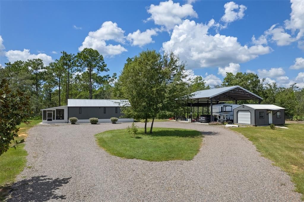 For Sale: $675,000 (2 beds, 1 baths, 976 Square Feet)