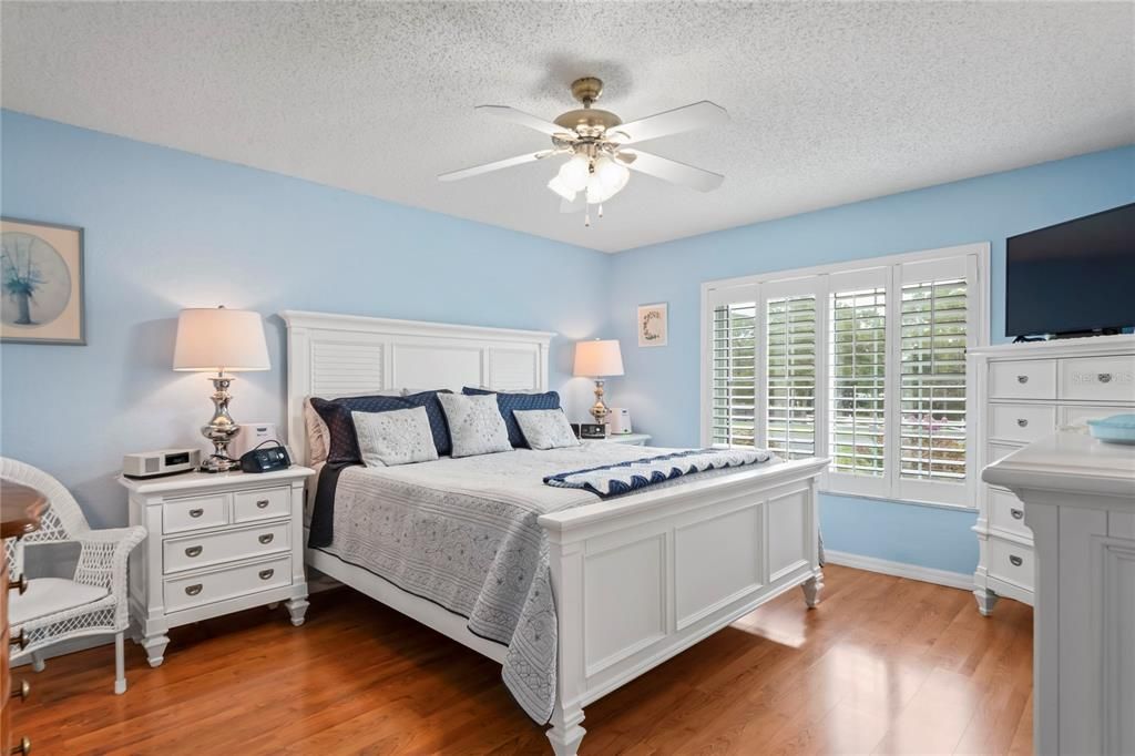 En Venta: $650,000 (3 camas, 3 baños, 2450 Pies cuadrados)