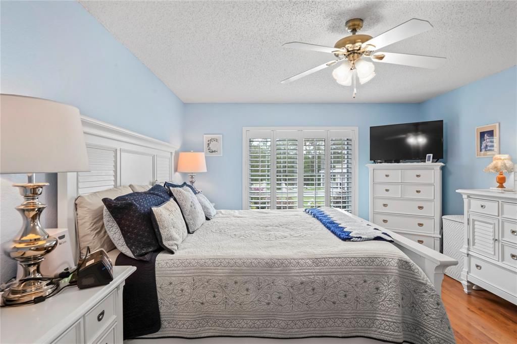 En Venta: $650,000 (3 camas, 3 baños, 2450 Pies cuadrados)