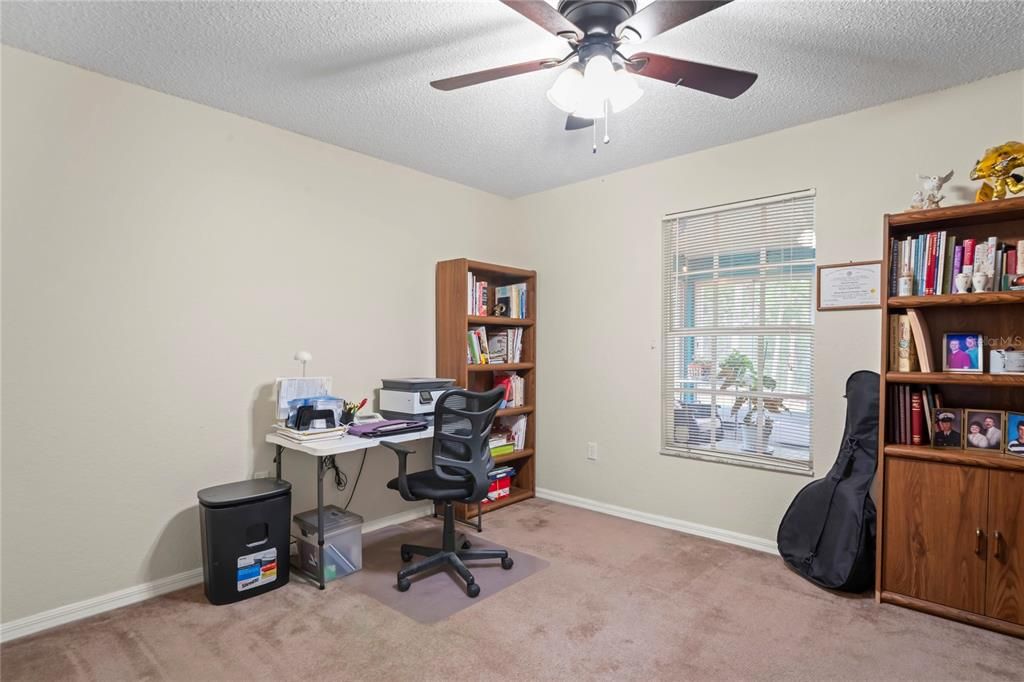 En Venta: $650,000 (3 camas, 3 baños, 2450 Pies cuadrados)