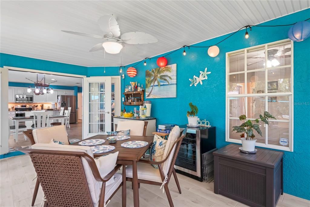 En Venta: $650,000 (3 camas, 3 baños, 2450 Pies cuadrados)