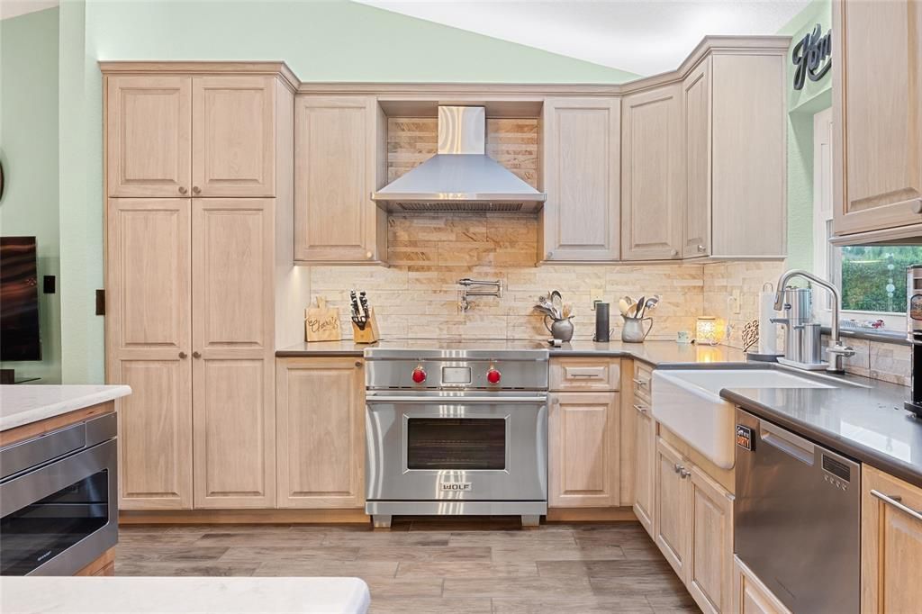 For Sale: $549,000 (3 beds, 2 baths, 1707 Square Feet)