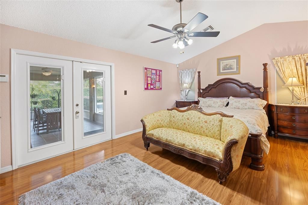 For Sale: $549,000 (3 beds, 2 baths, 1707 Square Feet)