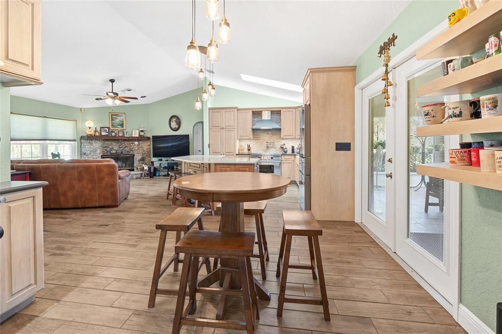 For Sale: $549,000 (3 beds, 2 baths, 1707 Square Feet)