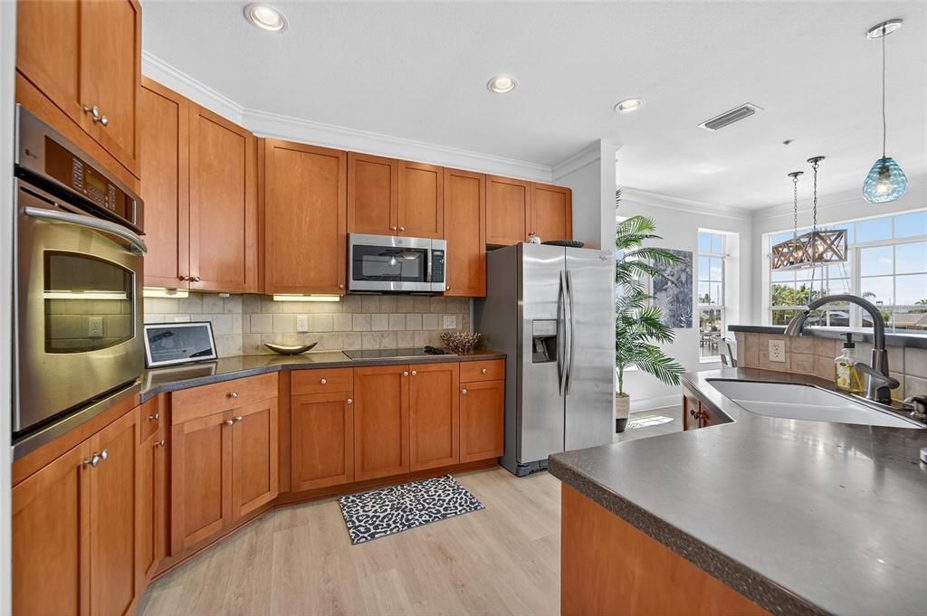 待售: $499,000 (3 贝兹, 2 浴室, 2488 平方英尺)