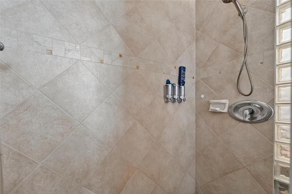 待售: $499,000 (3 贝兹, 2 浴室, 2488 平方英尺)