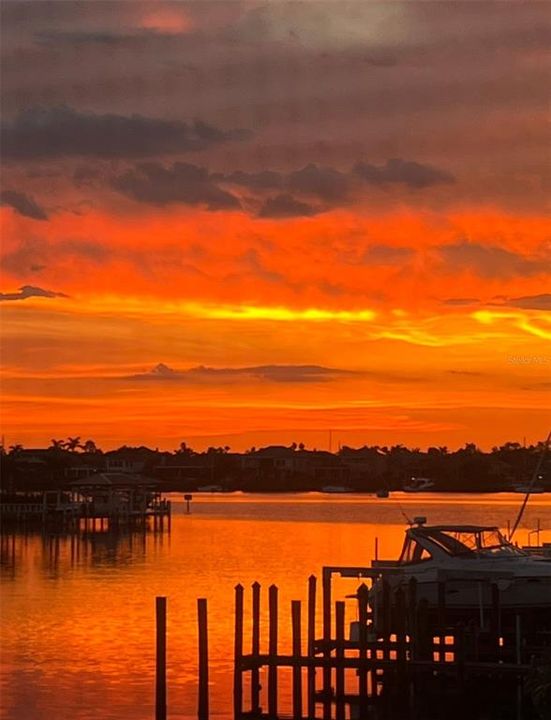 待售: $499,000 (3 贝兹, 2 浴室, 2488 平方英尺)