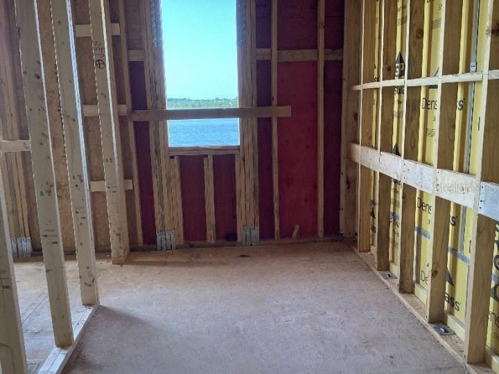 Activo con contrato: $405,146 (3 camas, 2 baños, 1654 Pies cuadrados)