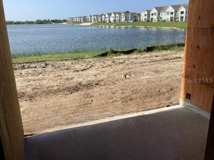 Activo con contrato: $405,146 (3 camas, 2 baños, 1654 Pies cuadrados)