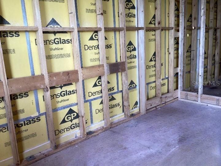 Activo con contrato: $405,146 (3 camas, 2 baños, 1654 Pies cuadrados)