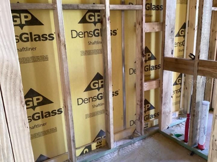 Activo con contrato: $405,146 (3 camas, 2 baños, 1654 Pies cuadrados)