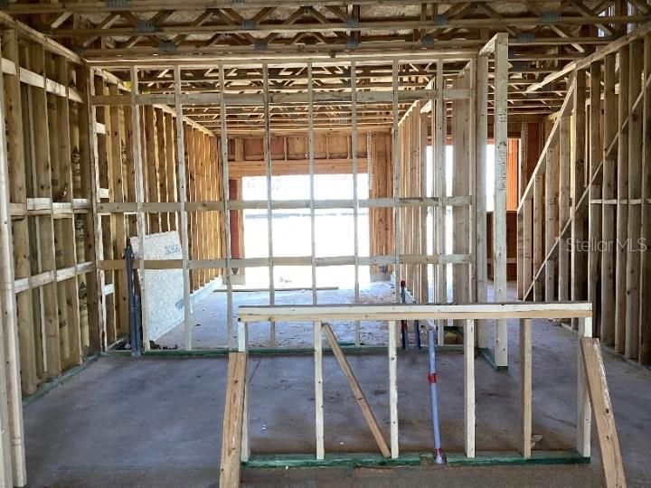 Activo con contrato: $405,146 (3 camas, 2 baños, 1654 Pies cuadrados)