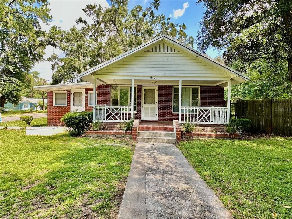 Recently Rented: $1,725 (3 beds, 1 baths, 1326 Square Feet)