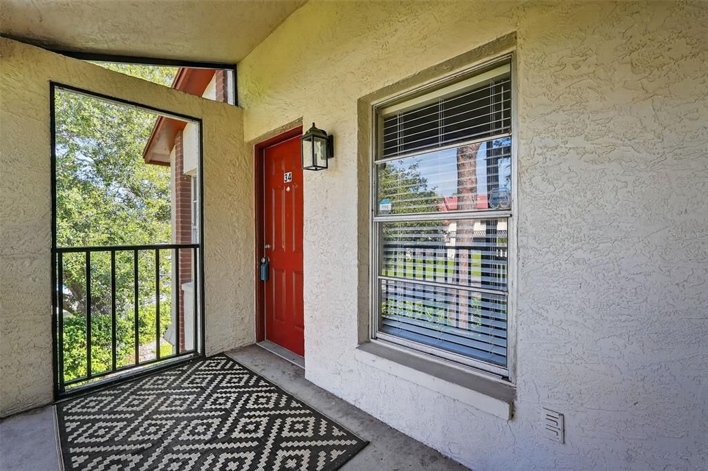 Active With Contract: $149,999 (2 beds, 2 baths, 865 Square Feet)