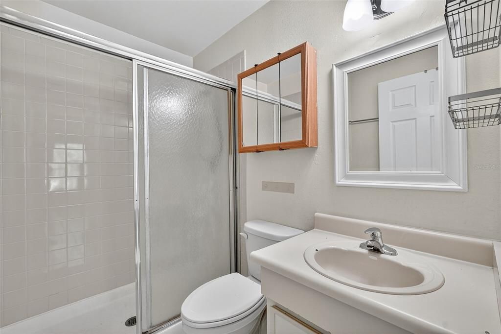 Active With Contract: $149,999 (2 beds, 2 baths, 865 Square Feet)