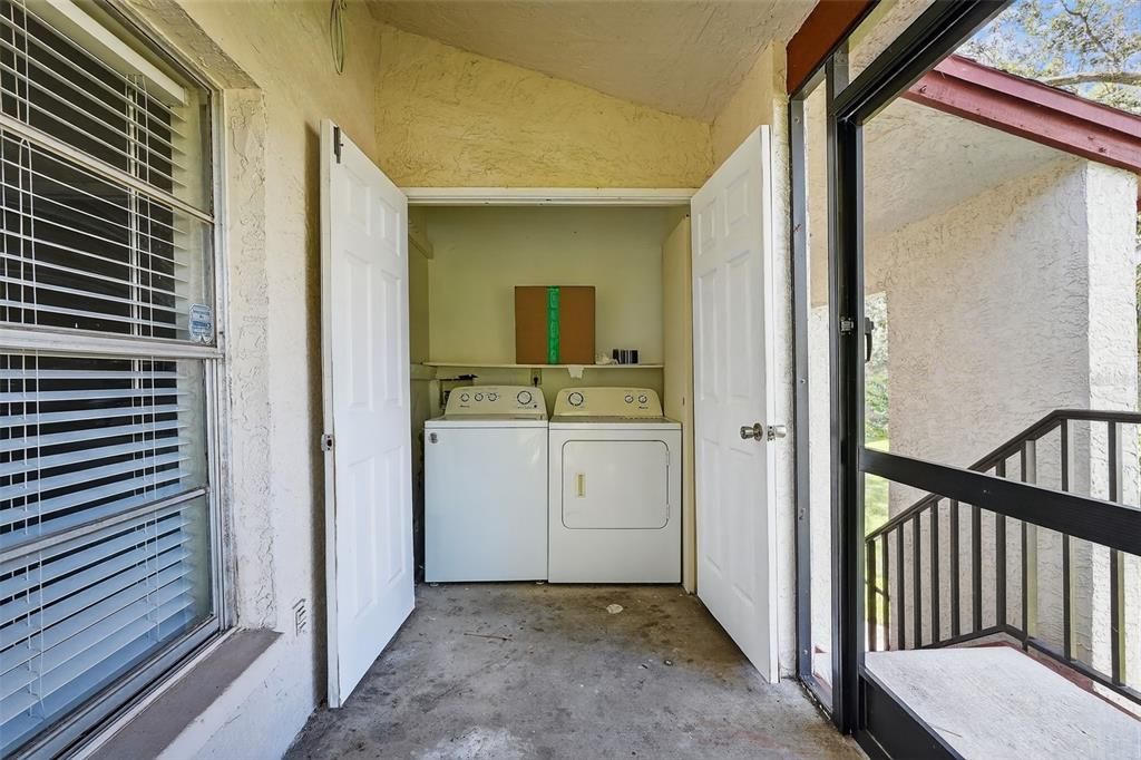 Active With Contract: $149,999 (2 beds, 2 baths, 865 Square Feet)